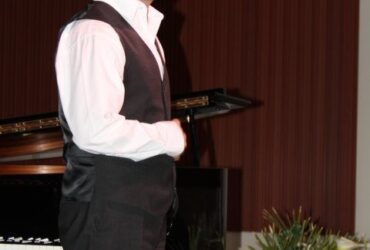 Konzert des Pianisten José Andrés Navarro zugunsten von Senda Verde (pro Chiquitanía)