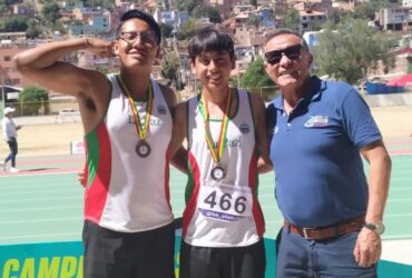 Die Leichtathletikmannschaft der Deutschen Schule nimmt an den nationalen U20-Meisterschaften in Cochabamba teil