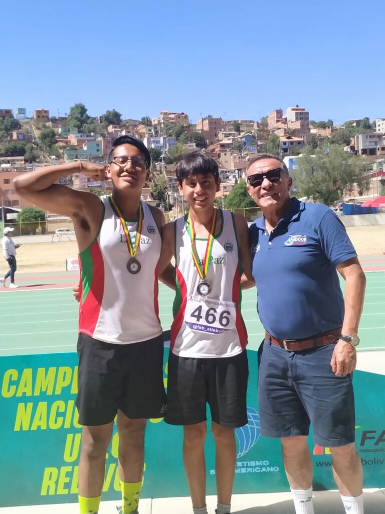 El equipo de atletismo del Colegio Alemán participa del Campeonato Nacional Sub 20 en Cochabamba