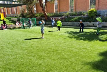 ¡Nuevo pasto sintético en el Kindergarten!